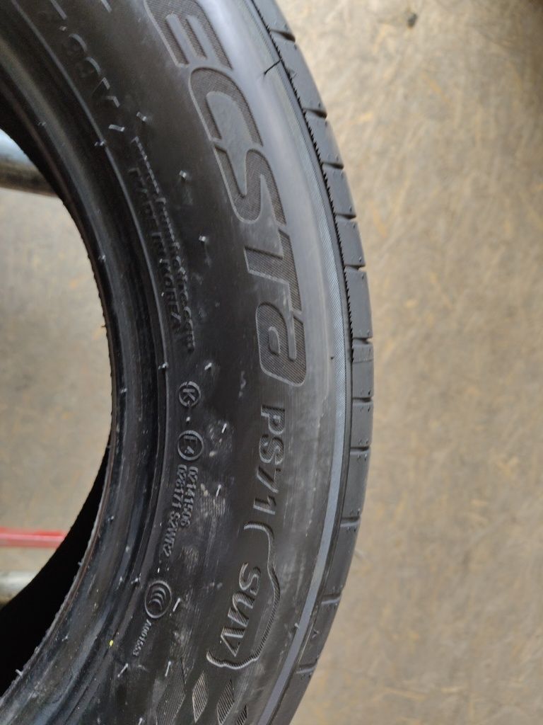 215/65R17 99V Kumho Ecsta PS71 SUV       L616/50B