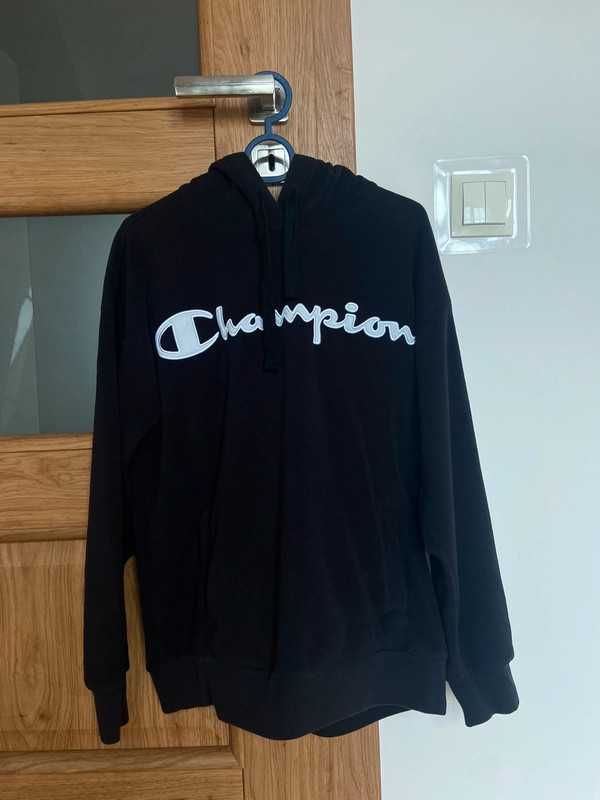 Czarna bluza z kapturem Champion