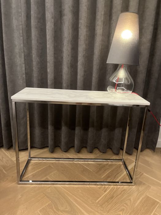 Konsola toaletka Accent Silver z białym marmurem