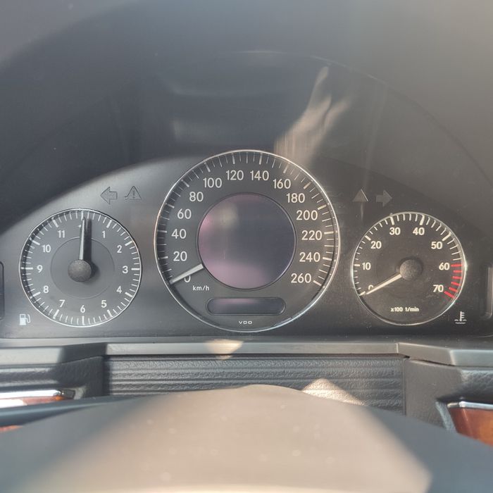 Панель приладів  Mercedes w211 бензин