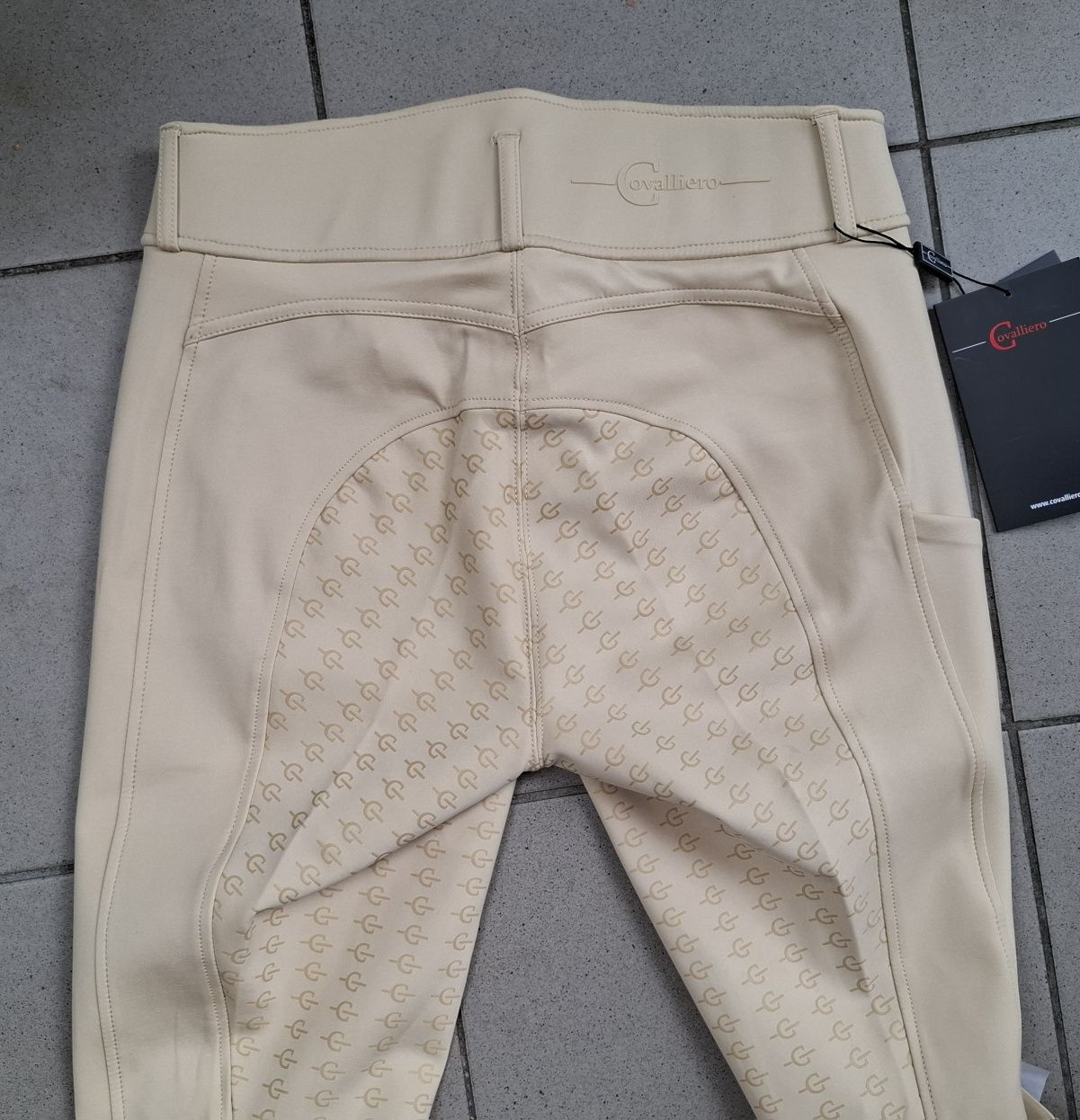 Nowe bryczesy Covalliero Irish Cream 40