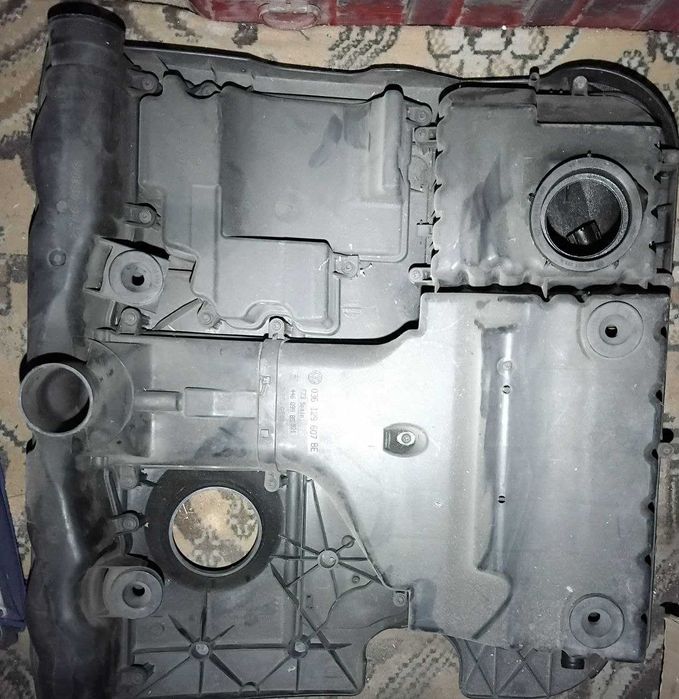 Корпус повітряного фільтра VW Golf IV 1997-2003 1.6 16V-кришка мотора