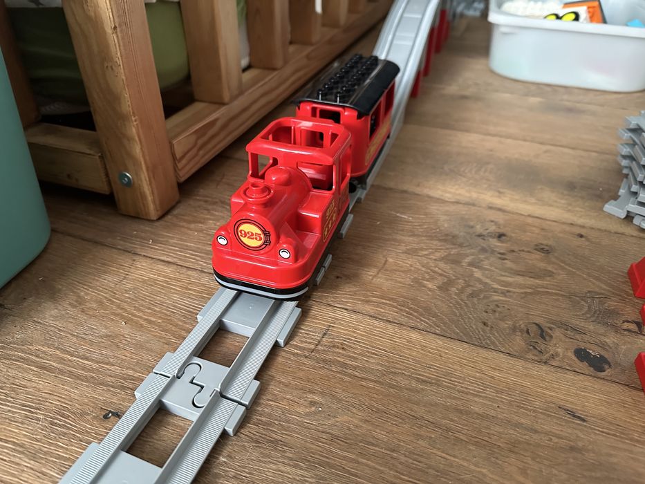 Lego Duplo 2 pociagi, tory, inne