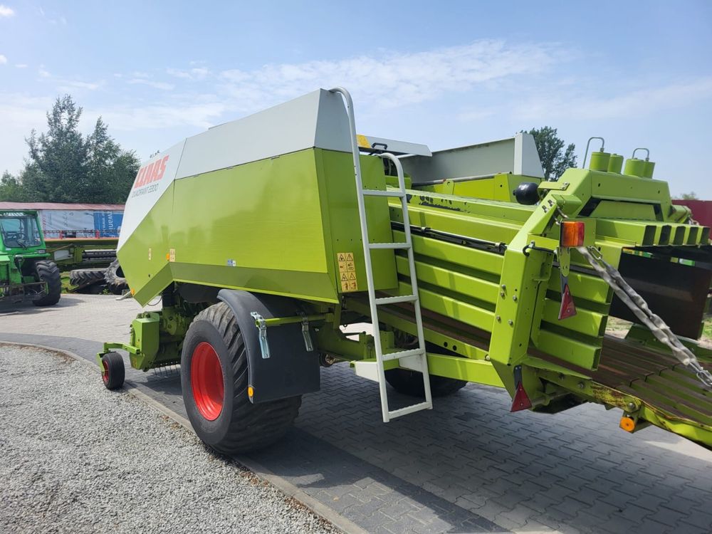 CLAAS Quadrant 2200 prasa kostkujaca, z Niemiec , stan BDB, umowa