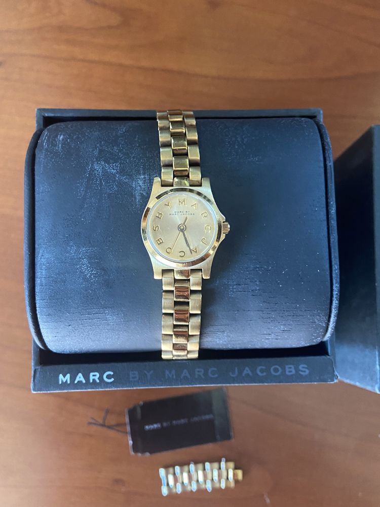 Relógio mini dourado vintage Marc Jacobs Henry Diny