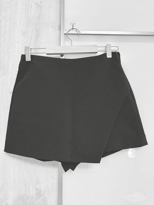 ZARA спідниця-шорти чорного кольору