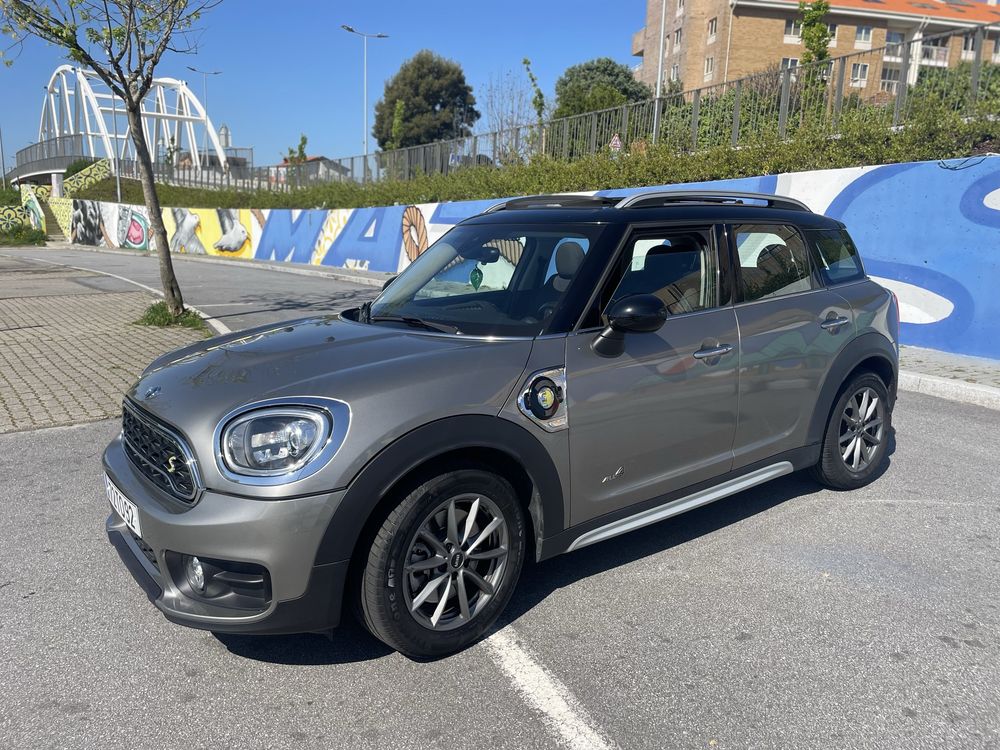 Carro Countryman hidrido