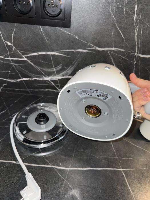 Czajnik Smeg mini 0,8 l biały