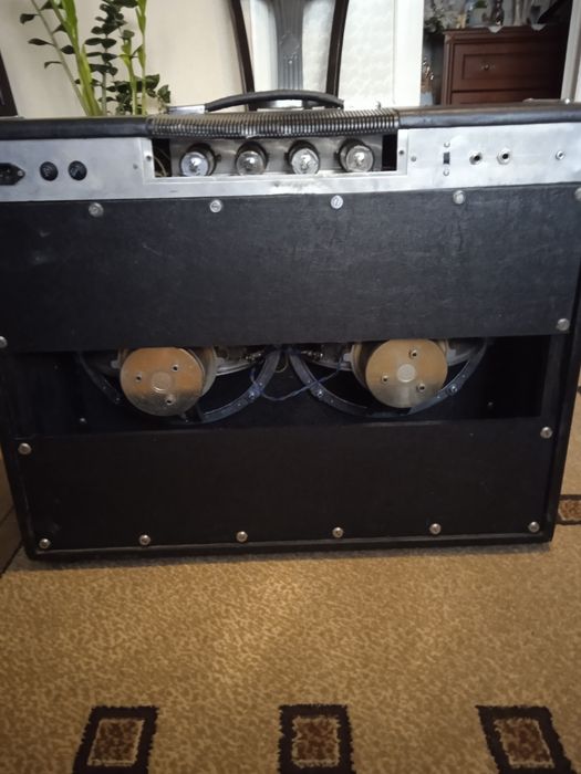 Комбік Fendеr,в нормальному стані,все працює