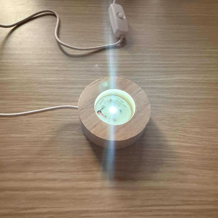 Dekoracyjna kula LED z efektem burzy śnieżnej - lampka