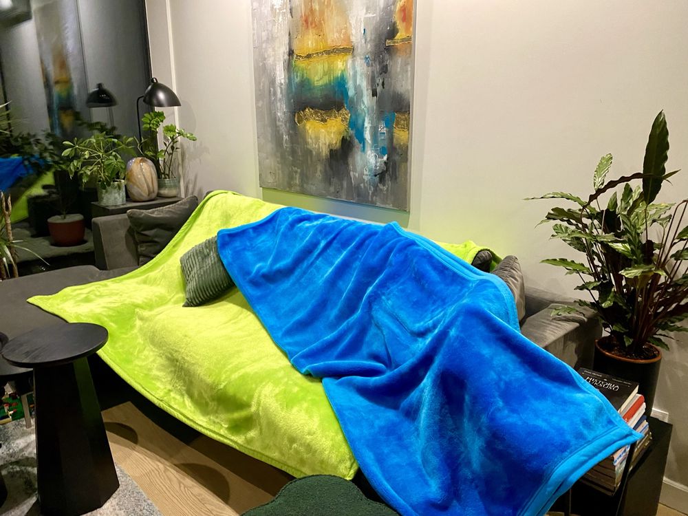 Koc narzuta kapa pluszowa zielona lub niebieska IKEA stan bdb 150x220