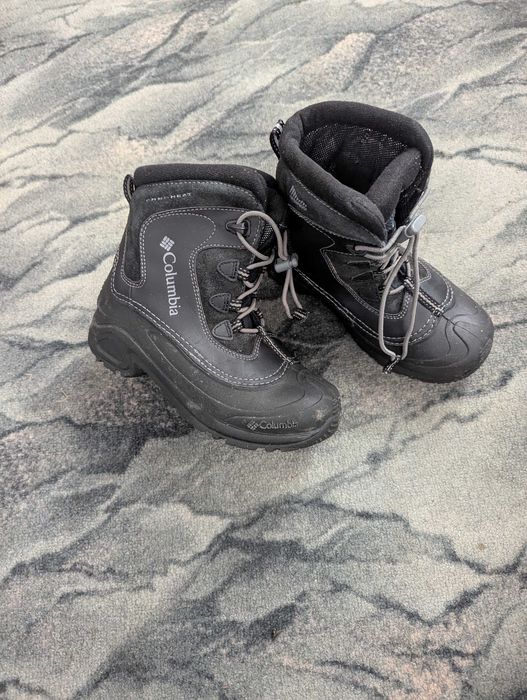 Продається зимове взуття для хлопчика