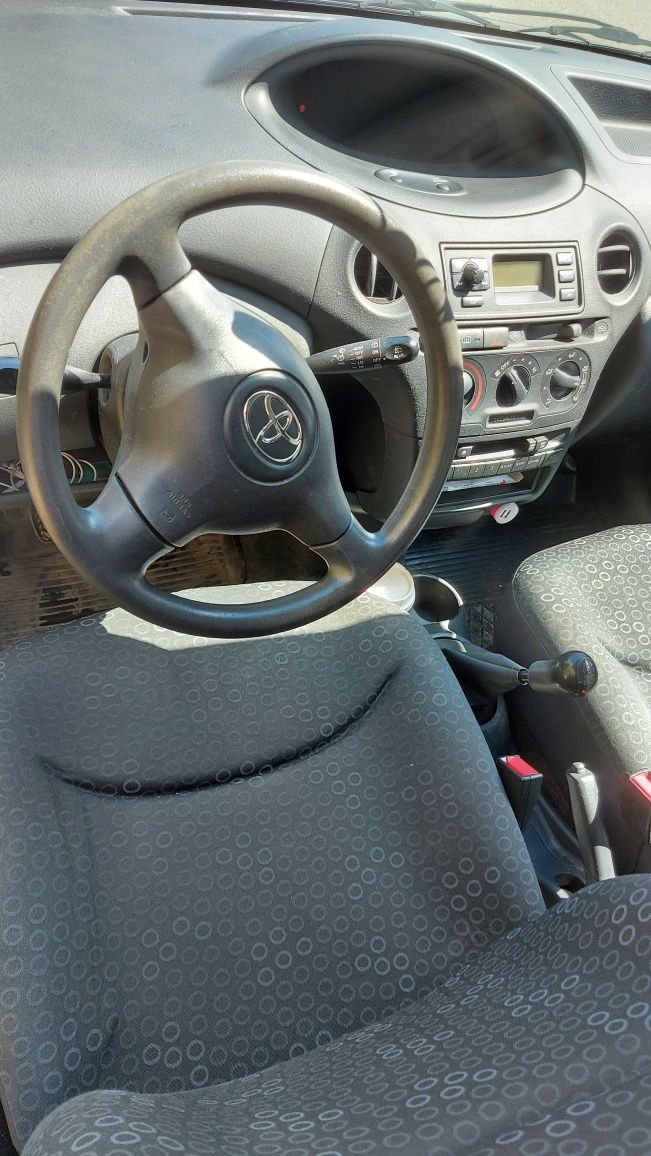 Toyota Yaris 2005r