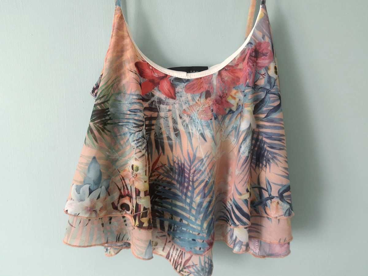 Kolorowy top na ramiączkach New Look 36 S bluzeczka z falbanami kwiaty