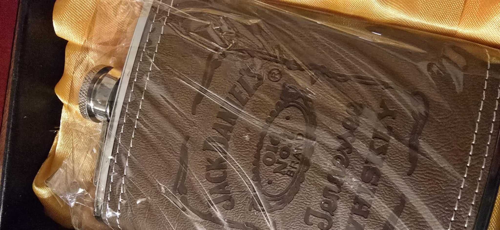 Piersiówka Jack Daniels (komplet)