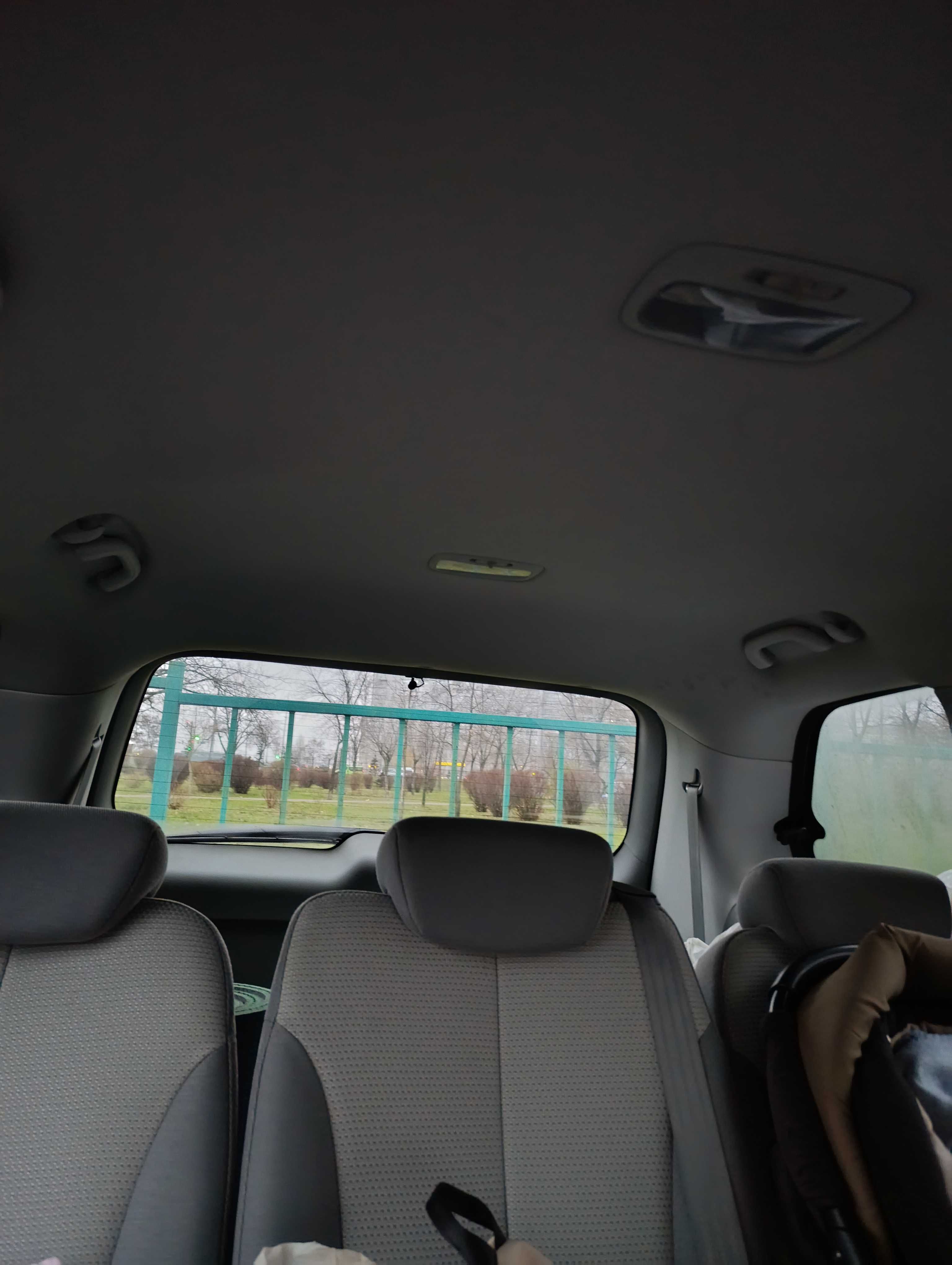 авто Kia Carnival