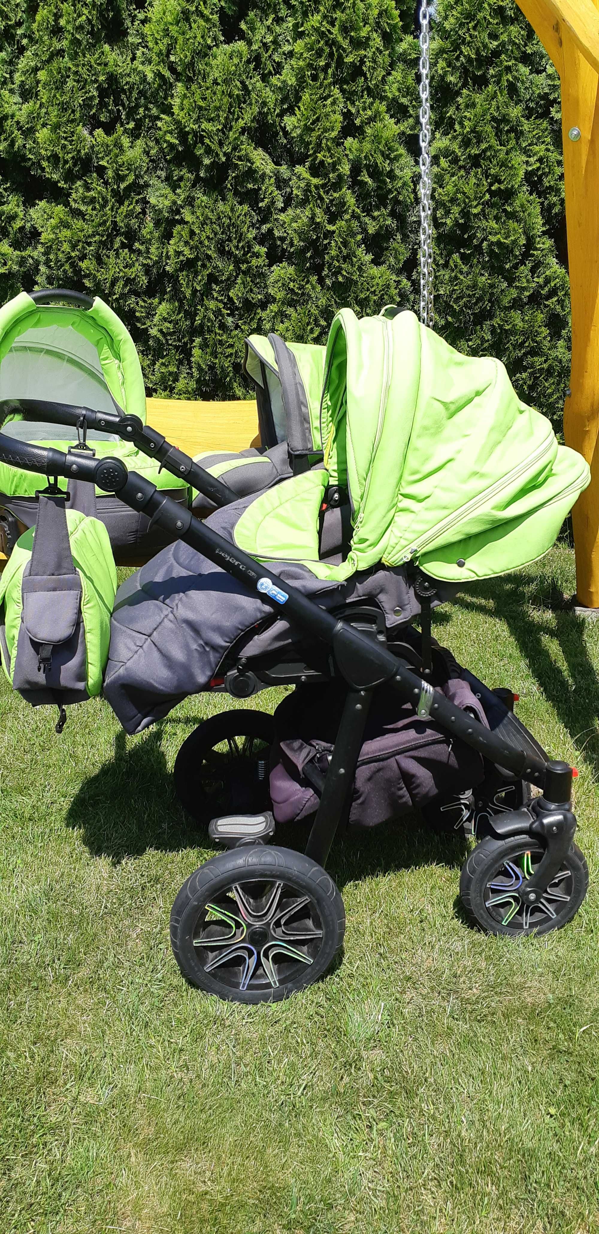 Wózek dziecięcy Adamex Pajero 3w1 z zestawem akcesoriów.