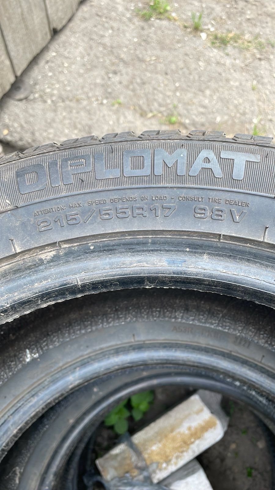 Покришки 215/55 r17 зимові. Резина зимова
