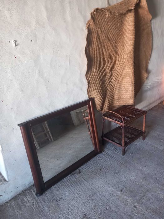 Espelho grande, em madeira, bom estado