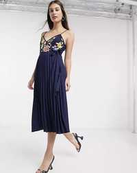 Шикарна сукня asos  з вишивкою юбка плісе