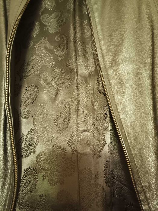 Демисезонная черная куртка из натуральной мягкой кожи р. 46-48 (новая)