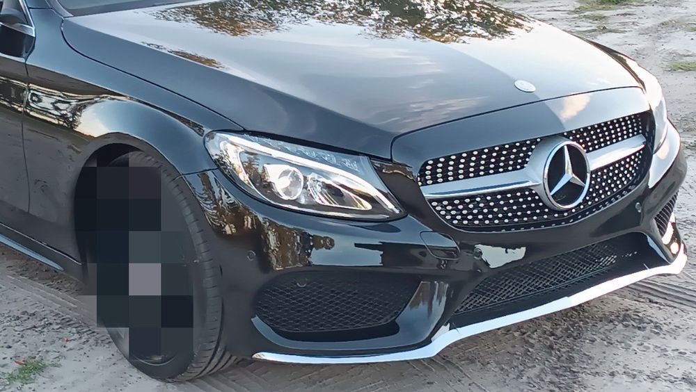 Błotnik prawy w205 kolor 197 stan BDB