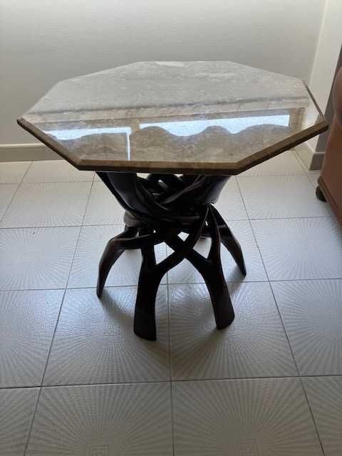 Mesa de sala antiga