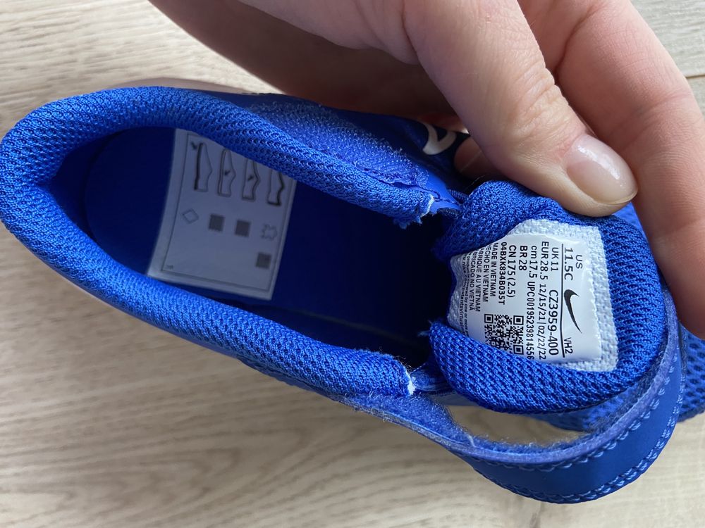 Nike дитячі кросівки оригінал 28,5 розмір