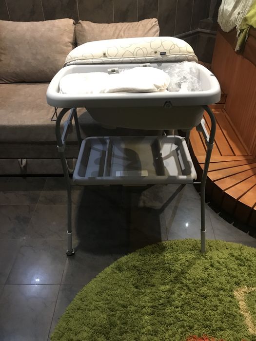 Пеленальний столик, ванночка Chicco