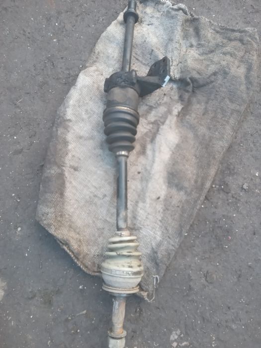 Розпредвал Нісан Блюбьорд ЛД20 дизель