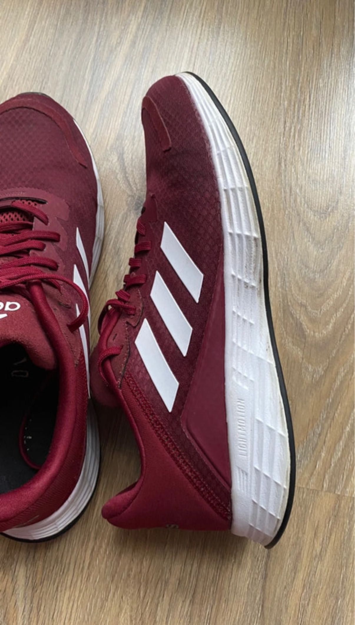 Buty sportowe Adidas bordowe 43 i 1/3
