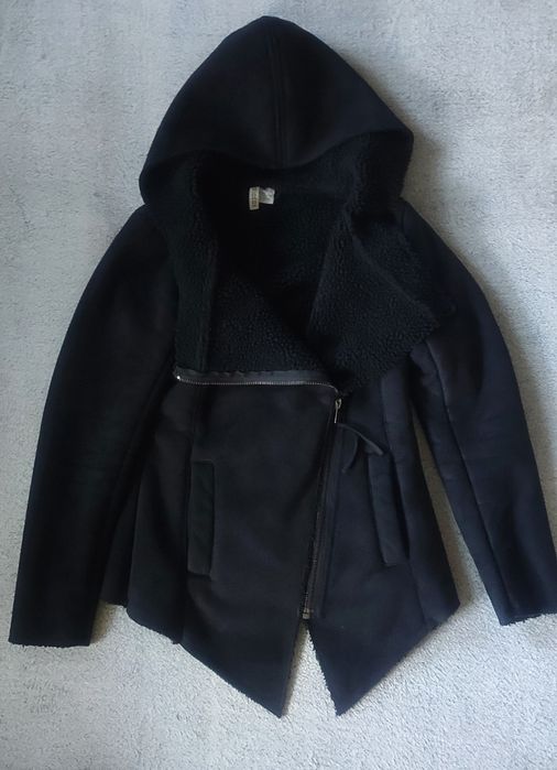 Damska czarna kurtka H&M rozm 34 zamszowa futerko
