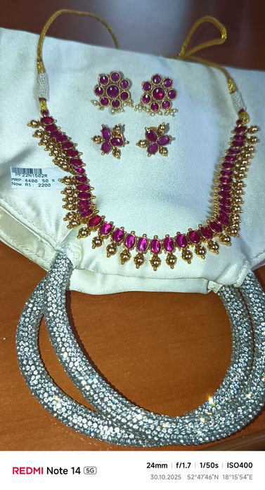 Elegancki naszyjnik nowy+2 pary kolczyków