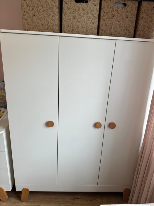 Szafa 3 drzwiowa Pinio Iga do pokoju dzieciecego stan bardzo dobry