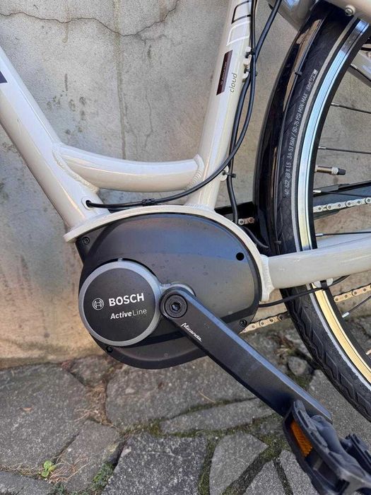 Електровелосипед Triumph Bosch + зарядний пристрій 36-4 без ключа.