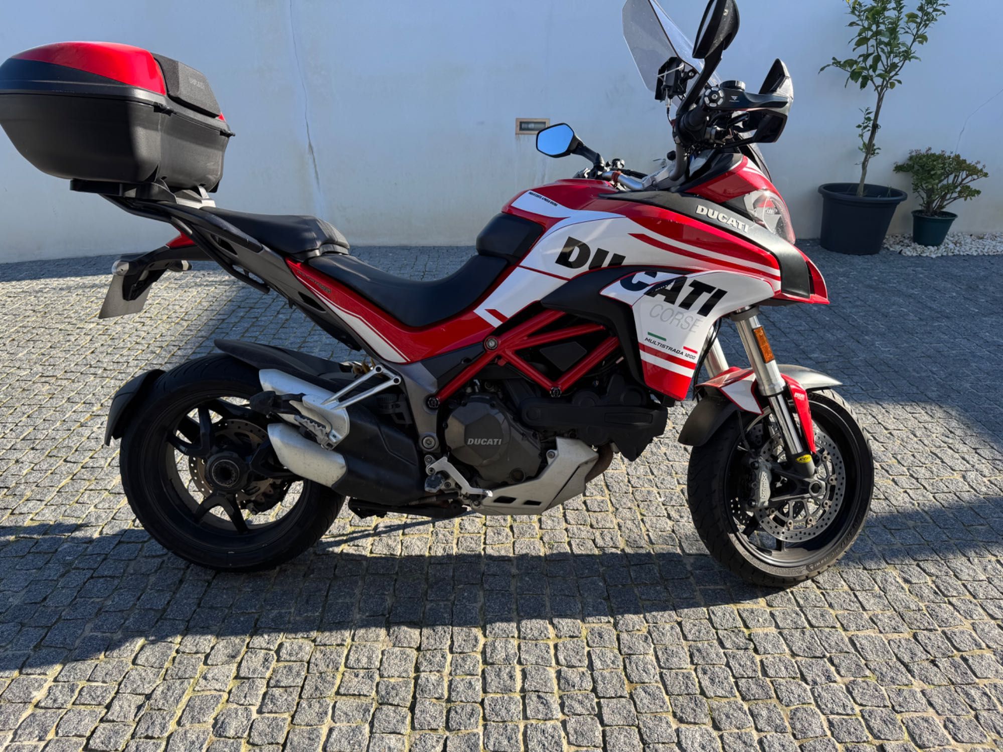 Ducati multistrada 1200S com malas
