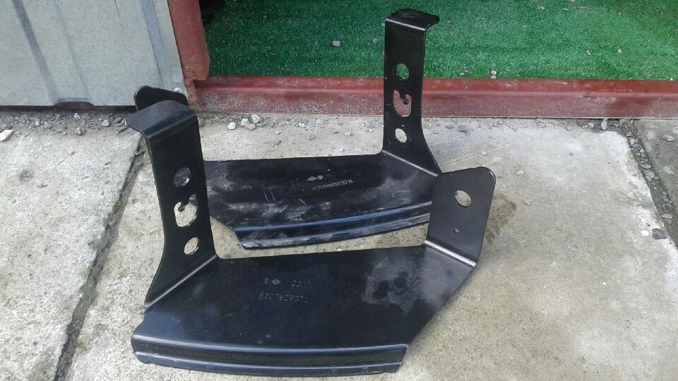 Wspornik zderzaka uchwyt mocowanie Master III Movano
