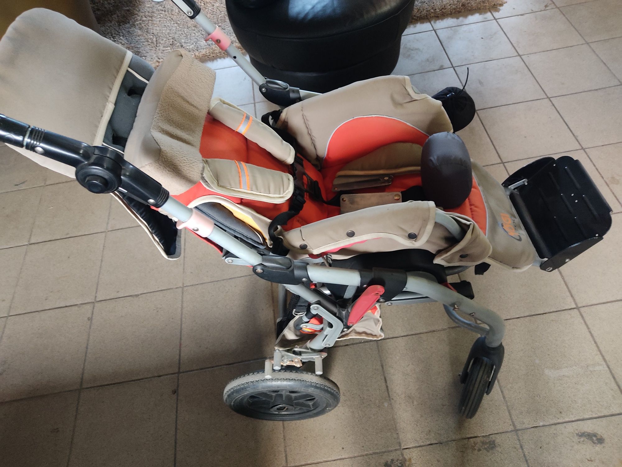 Wózek inwalidzki dla dzieci niepełnosprawnych Akson Yogi