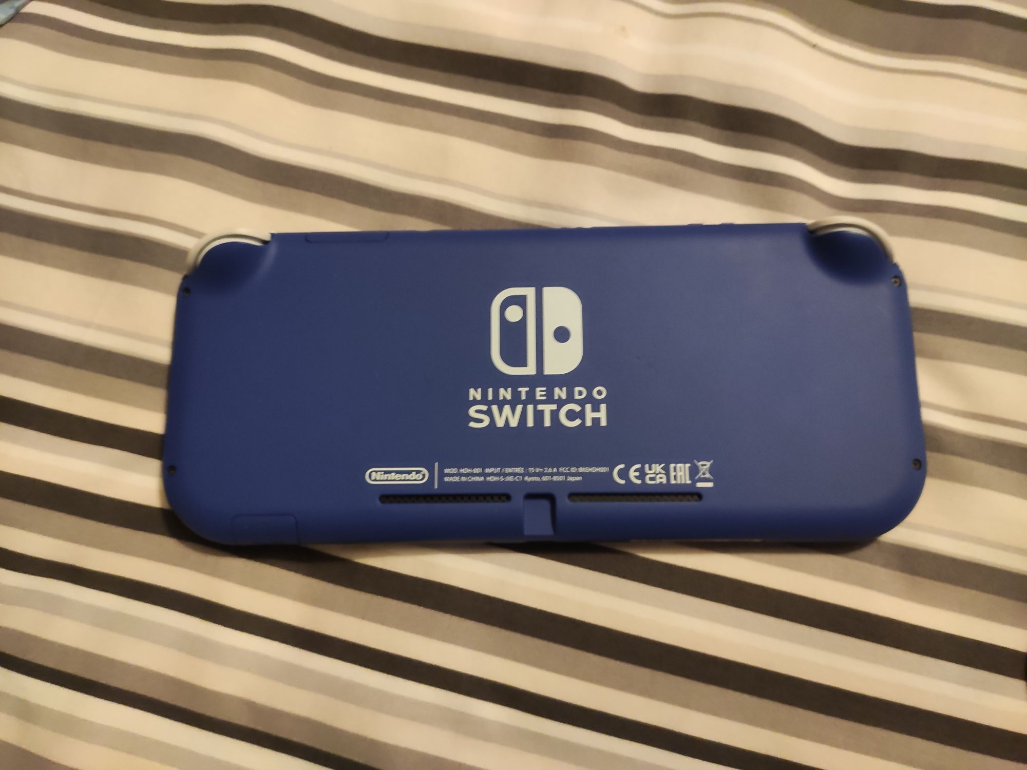 Nintendo switch chipada + 2 comandos