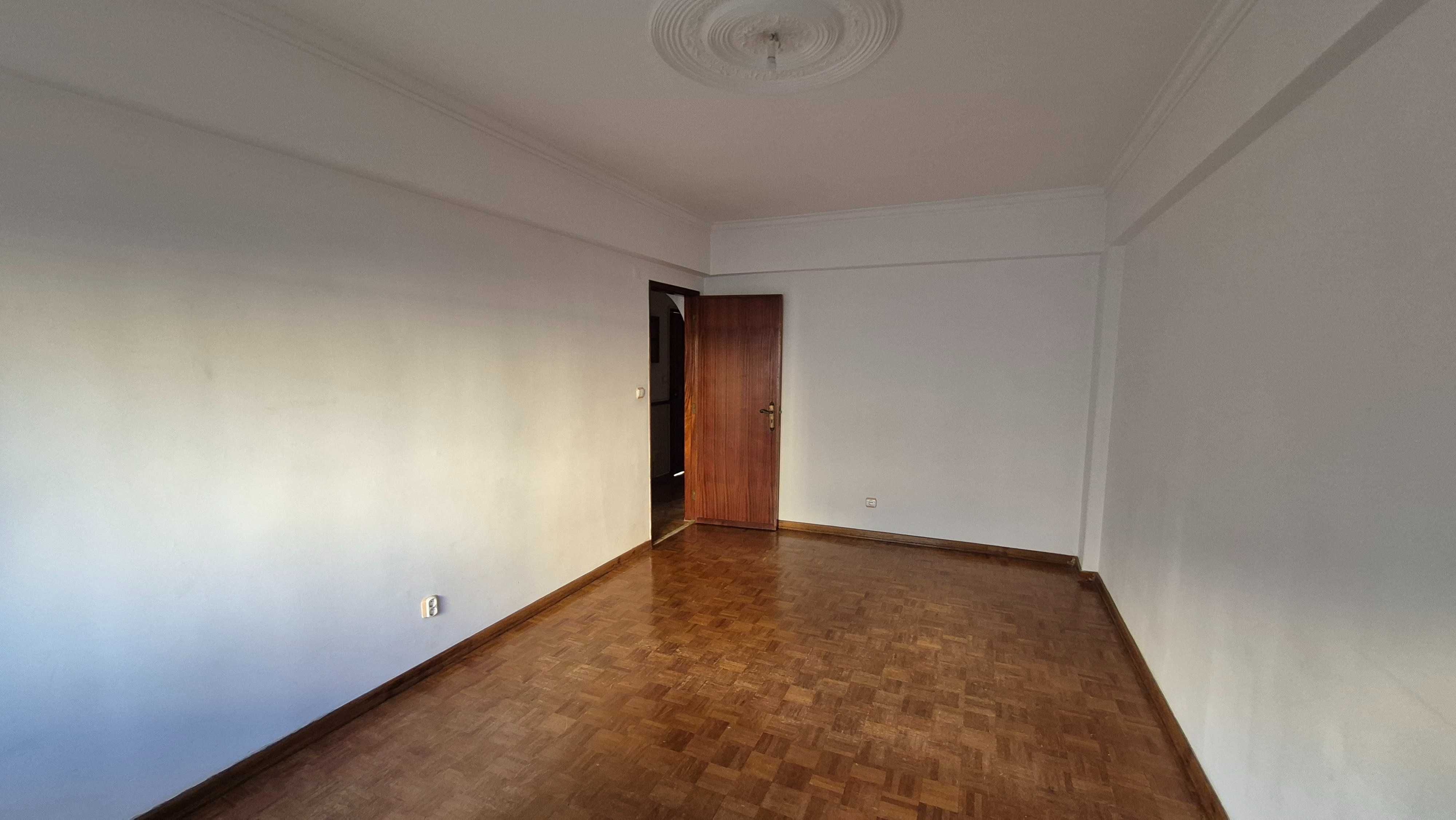 Aluga-se T1 na Amadora