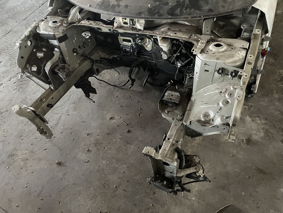 Podłużnica fartuch lewy prawy peugeot 308 t9 kielich ćwiartka