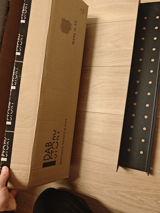 Docia Półka czarna matowa 1 sztuka DabStory 60cm łazienkowa