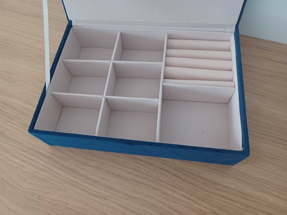 Caixa de joias em veludo azul