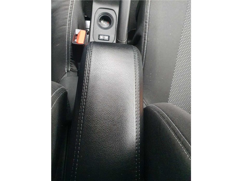 Renault Duster 2018+ (Dacia) Подлокотник в подстаканник