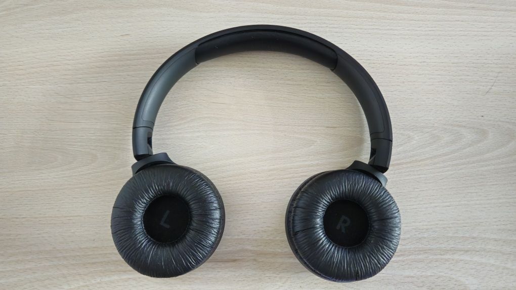 Słuchawki JBL Tune + etui bezprzewodowe Bluetooth 5.3