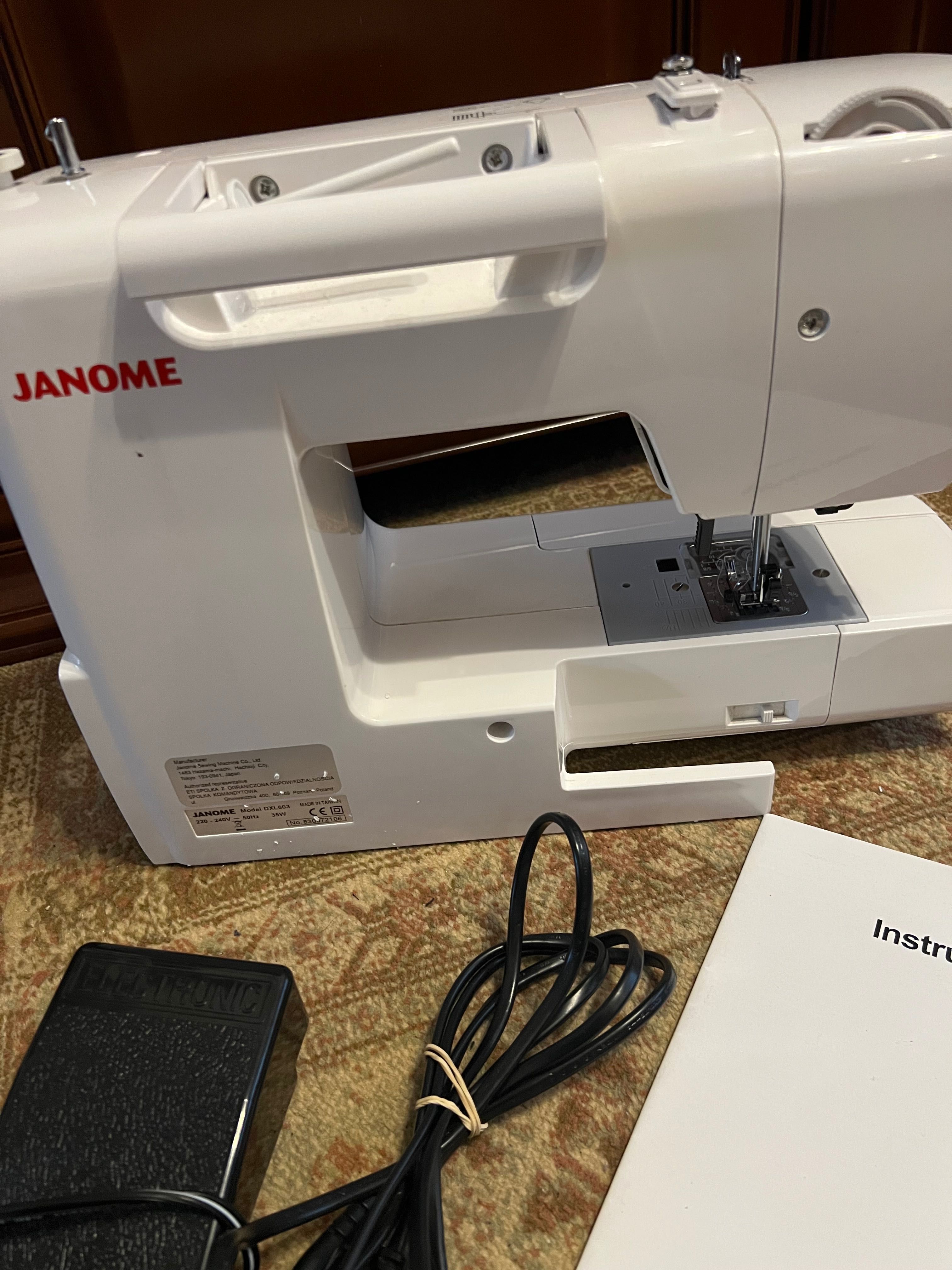 Maszyna do szycia JANOME DXL603.