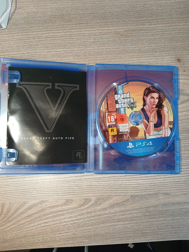 PS4 slim на 408 Gb+1 джойстик+безпровідні навушники+14 ігор
