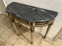 Mesa de madeira com espelho