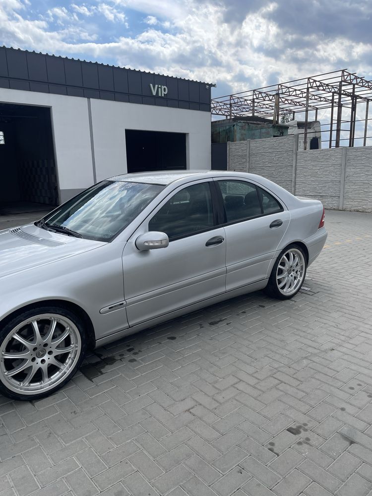 Mersedes benz c200 w203