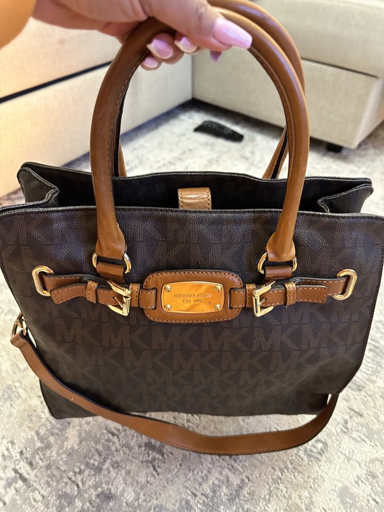 MICHAEL KORS Hamilton Large MK Signature Brown